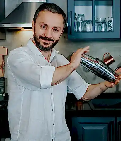 Erkan DELER |  Eğitmen, Bartender